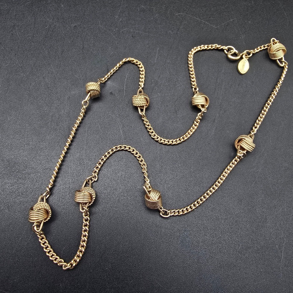 Avon 1977 Delicate Knot Necklace Gold Tone Knotted Chain Vintage Jewelry